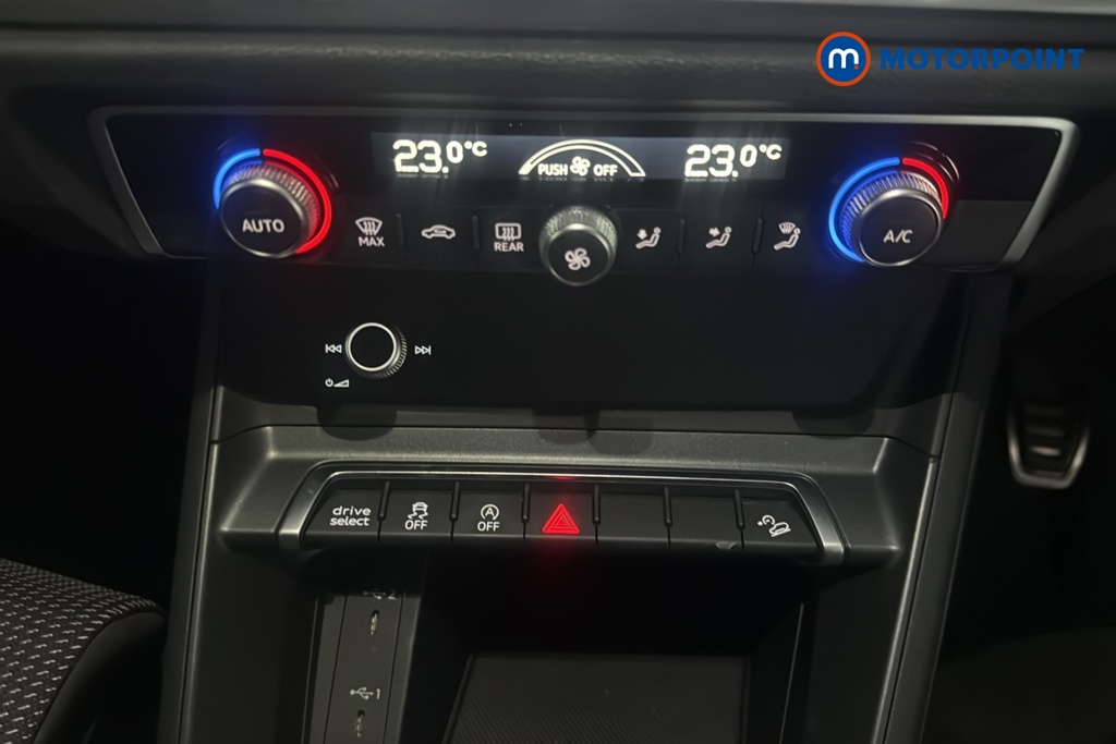 Audi Q3 Black Edition Manual Petrol SUV - Stock Number (1687736) - 12th supplementary image