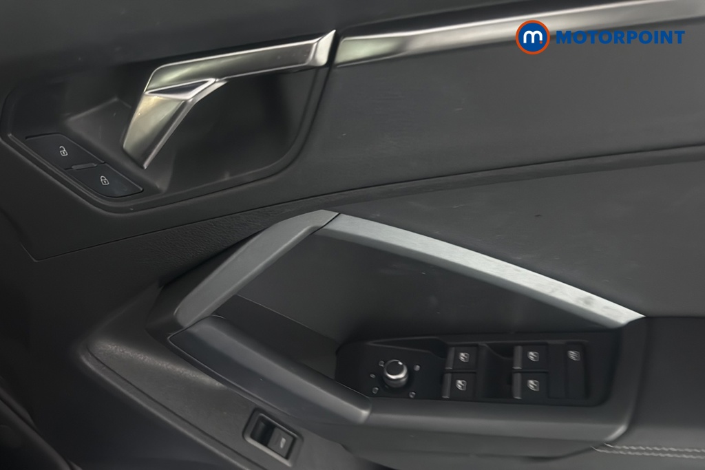 Audi Q3 Black Edition Manual Petrol SUV - Stock Number (1687736) - 19th supplementary image