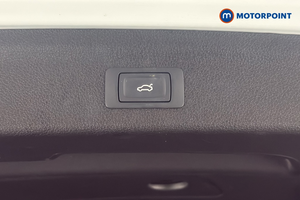 Audi Q3 Black Edition Manual Petrol SUV - Stock Number (1687736) - 35th supplementary image