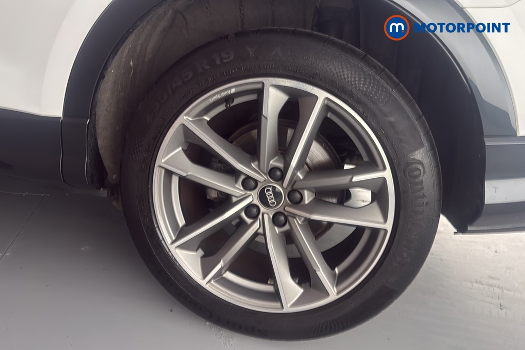 Audi Q3 Black Edition Manual Petrol SUV - Stock Number (1687736) - 45th supplementary image