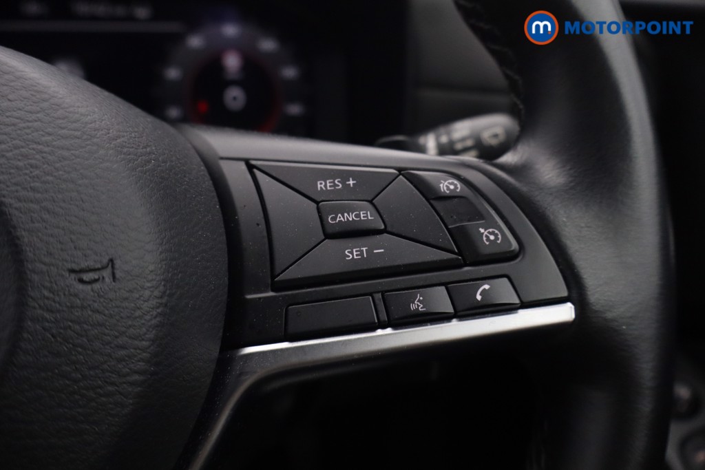 Nissan Juke N-Connecta Automatic Petrol SUV - Stock Number (1667434) - 4th supplementary image