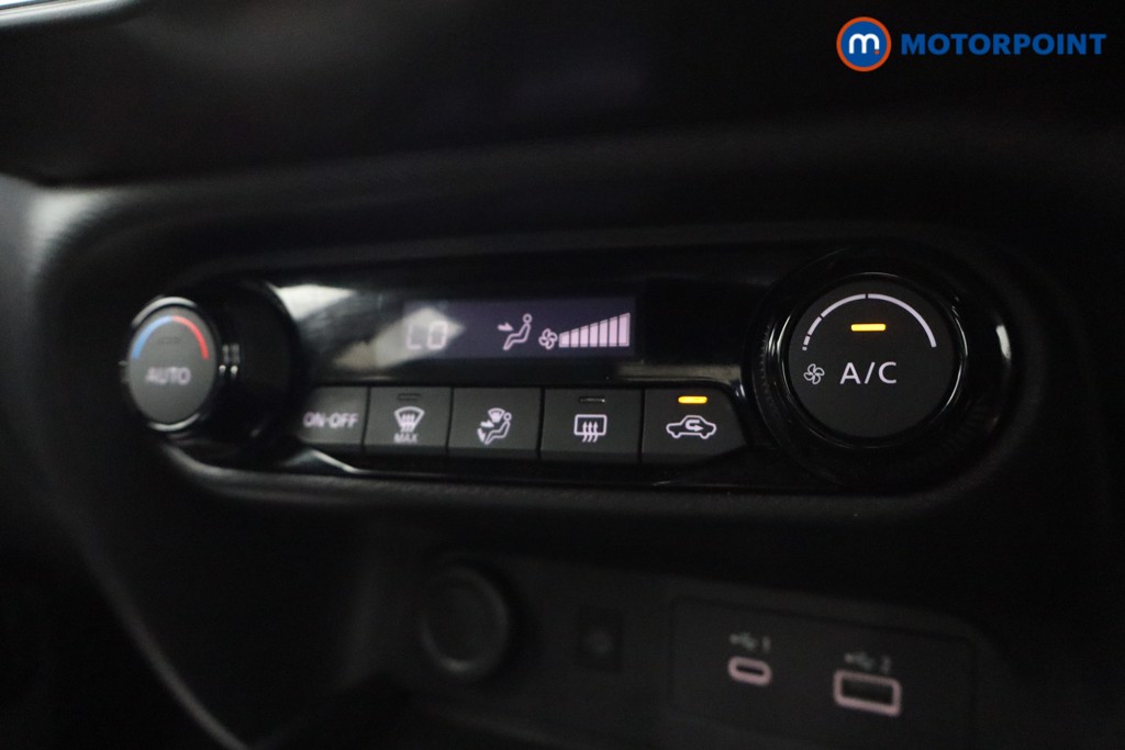 Nissan Juke N-Connecta Automatic Petrol SUV - Stock Number (1667434) - 7th supplementary image