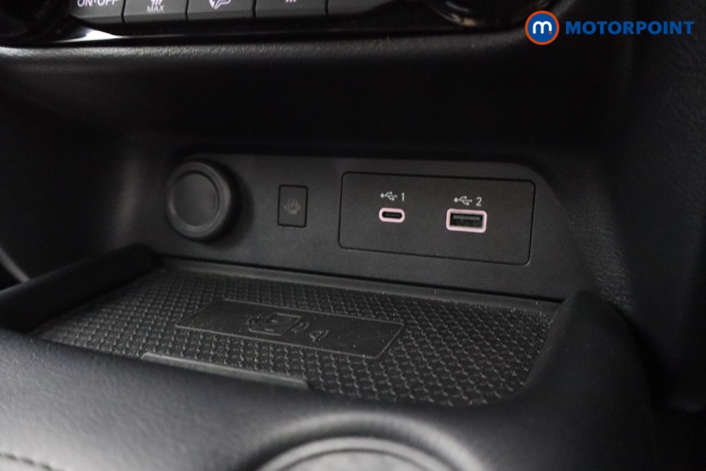 Nissan Juke N-Connecta Automatic Petrol SUV - Stock Number (1667434) - 16th supplementary image
