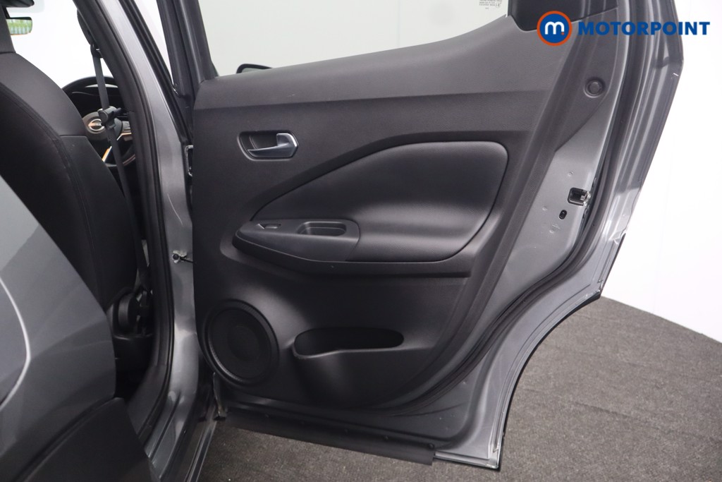 Nissan Juke N-Connecta Automatic Petrol SUV - Stock Number (1667434) - 19th supplementary image