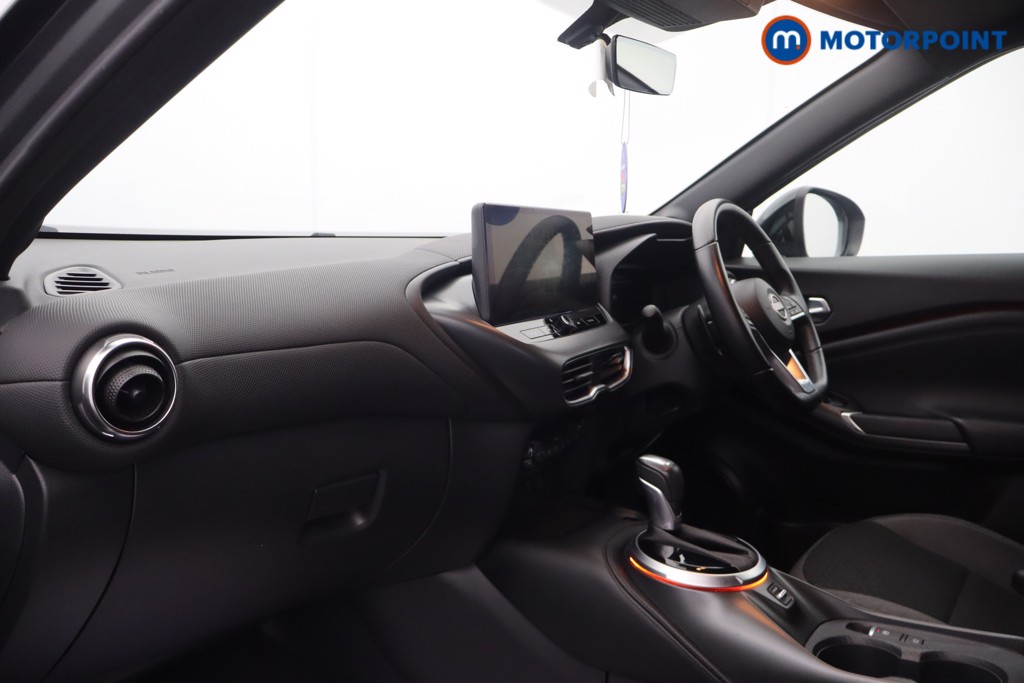 Nissan Juke N-Connecta Automatic Petrol SUV - Stock Number (1667434) - 30th supplementary image