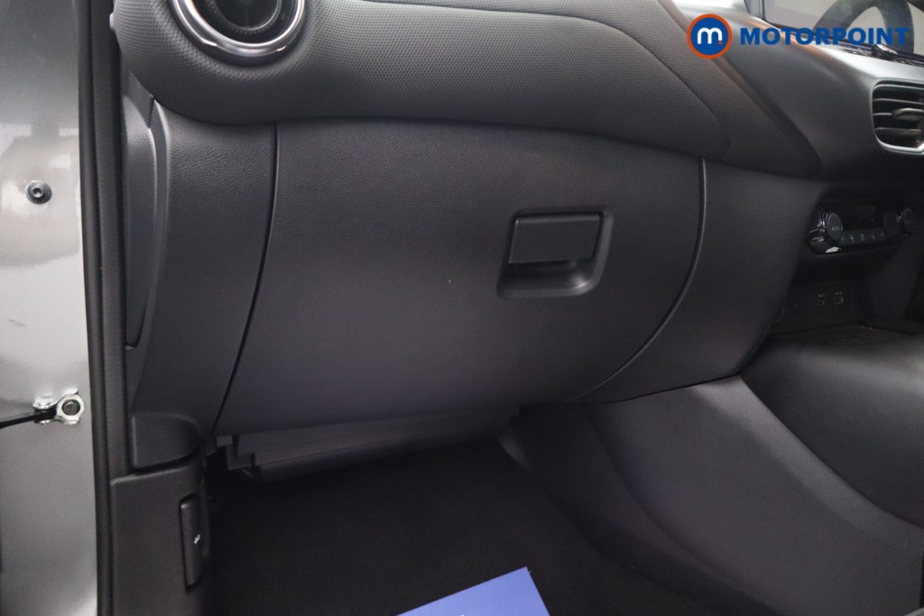 Nissan Juke N-Connecta Automatic Petrol SUV - Stock Number (1667434) - 32nd supplementary image