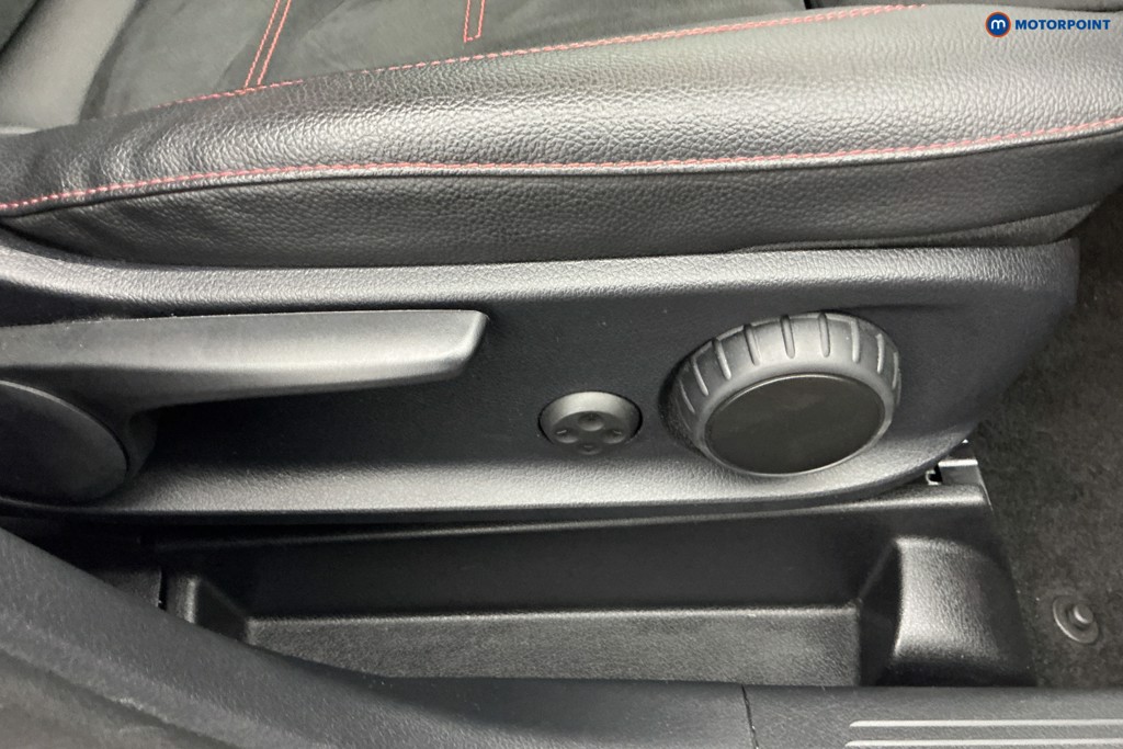 Mercedes-Benz GLB Amg Line Automatic Diesel SUV - Stock Number (1676444) - 24th supplementary image