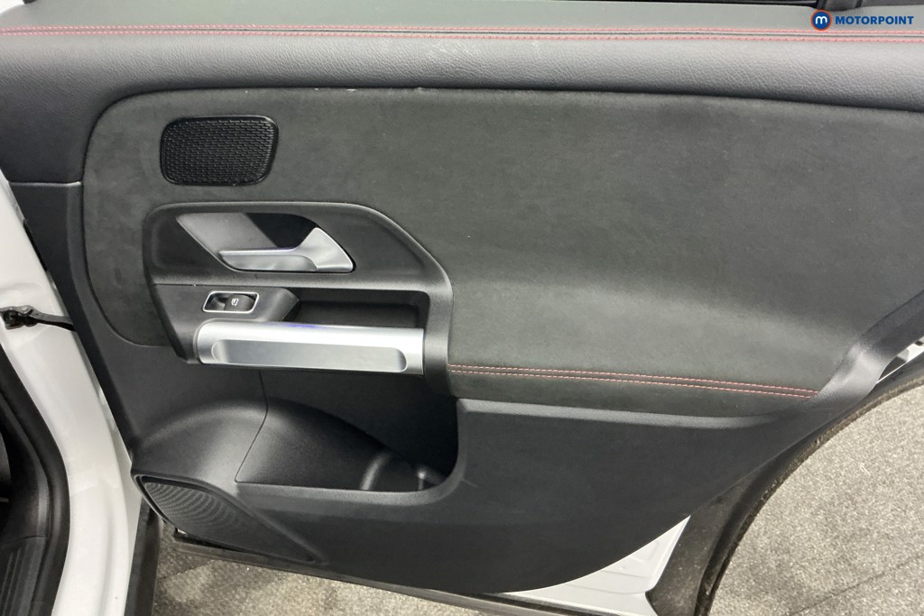 Mercedes-Benz GLB Amg Line Automatic Diesel SUV - Stock Number (1676444) - 27th supplementary image