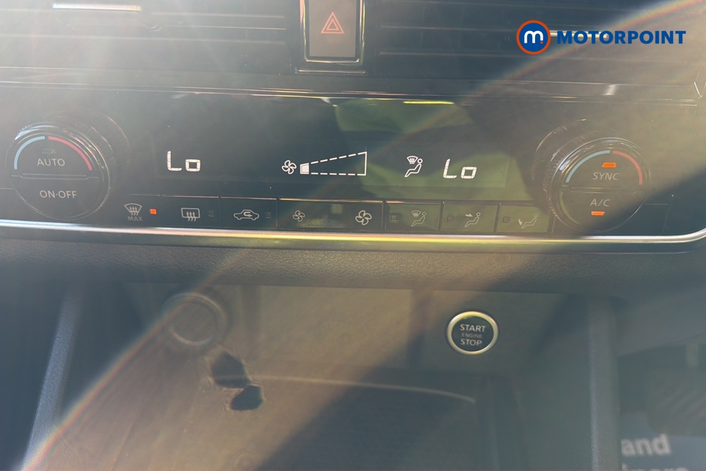 Nissan Qashqai Acenta Premium Automatic Petrol SUV - Stock Number (1677107) - 12th supplementary image