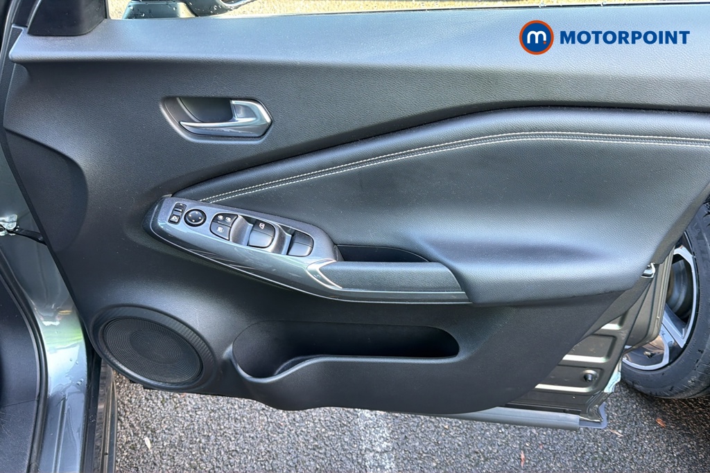 Nissan Juke N-Connecta Automatic Petrol-Electric Hybrid SUV - Stock Number (1681621) - 18th supplementary image