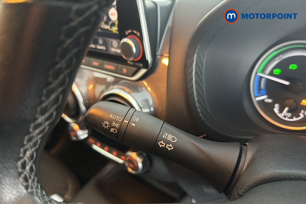 Nissan Juke N-Connecta Automatic Petrol-Electric Hybrid SUV - Stock Number (1682158) - 5th supplementary image