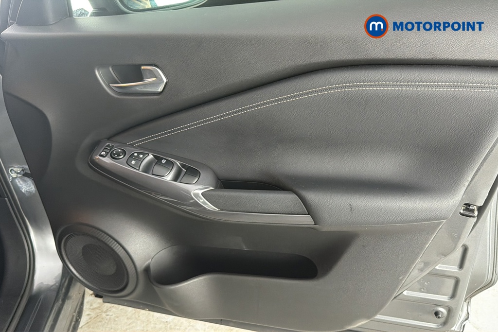 Nissan Juke N-Connecta Automatic Petrol-Electric Hybrid SUV - Stock Number (1682158) - 18th supplementary image