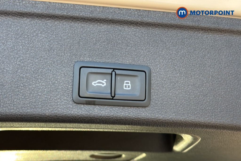 Audi A4 Black Edition Manual Petrol Estate - Stock Number (1683328) - 35th supplementary image