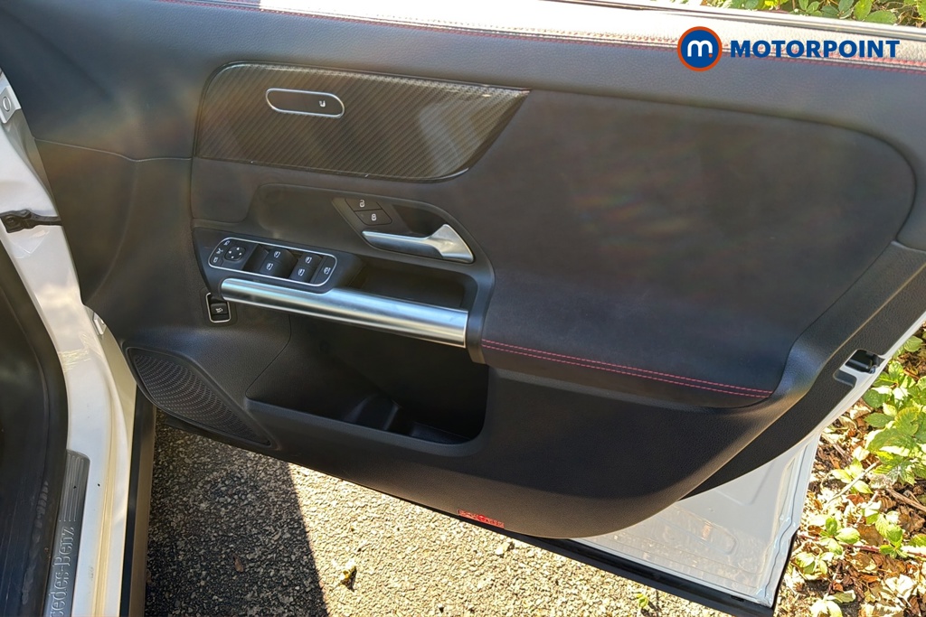 Mercedes-Benz GLA Amg Line Automatic Petrol SUV - Stock Number (1683941) - 18th supplementary image