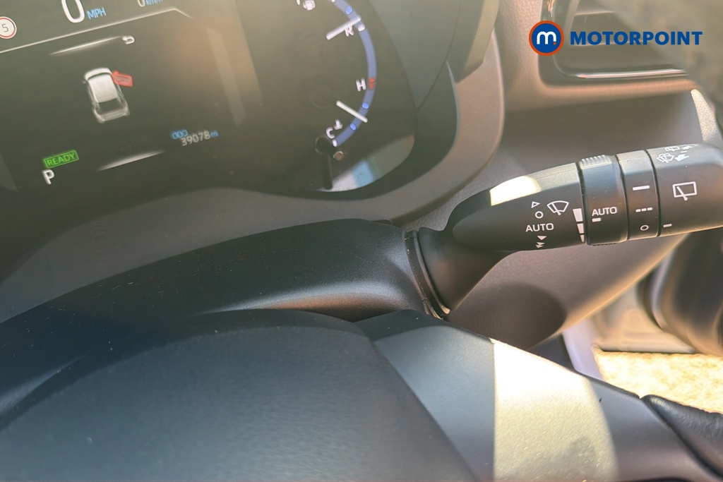Toyota Yaris Cross Excel Automatic Petrol-Electric Hybrid Estate - Stock Number (1686717) - 6th supplementary image