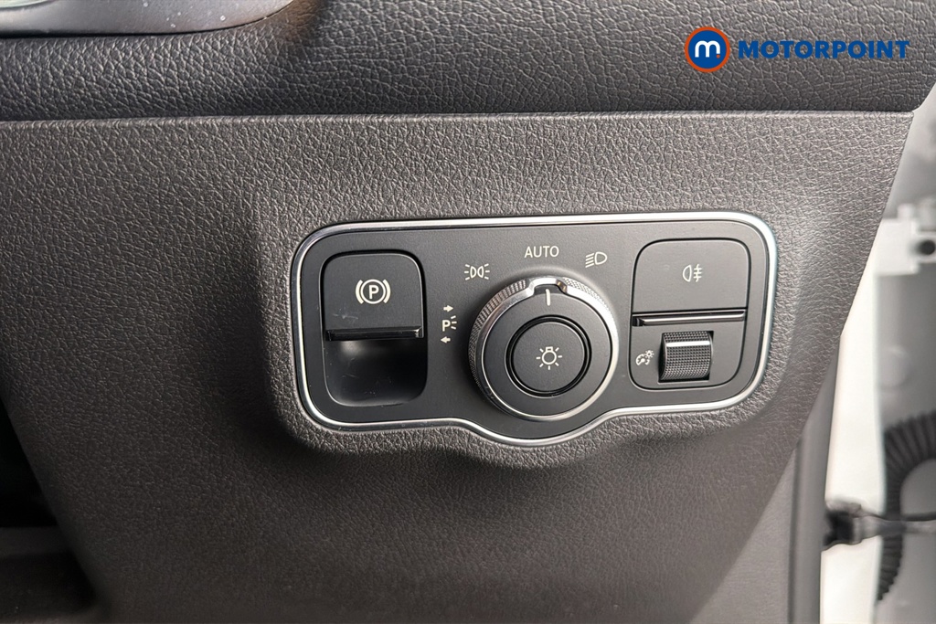 Mercedes-Benz GLB Amg Line Automatic Petrol SUV - Stock Number (1687641) - 11th supplementary image
