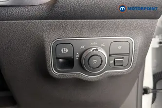 Mercedes-Benz GLB Amg Line Automatic Petrol SUV - Stock Number (1687641) - 11th supplementary image