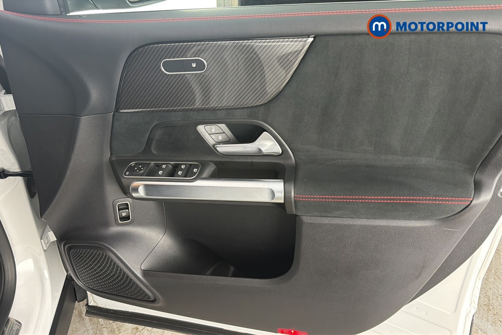 Mercedes-Benz GLB Amg Line Automatic Petrol SUV - Stock Number (1687641) - 18th supplementary image