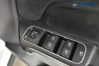 Mercedes-Benz GLB Amg Line Automatic Petrol SUV - Stock Number (1687641) - 19th supplementary image