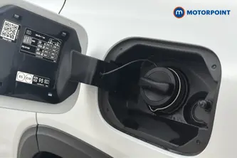 Mercedes-Benz GLB Amg Line Automatic Petrol SUV - Stock Number (1687641) - 41st supplementary image