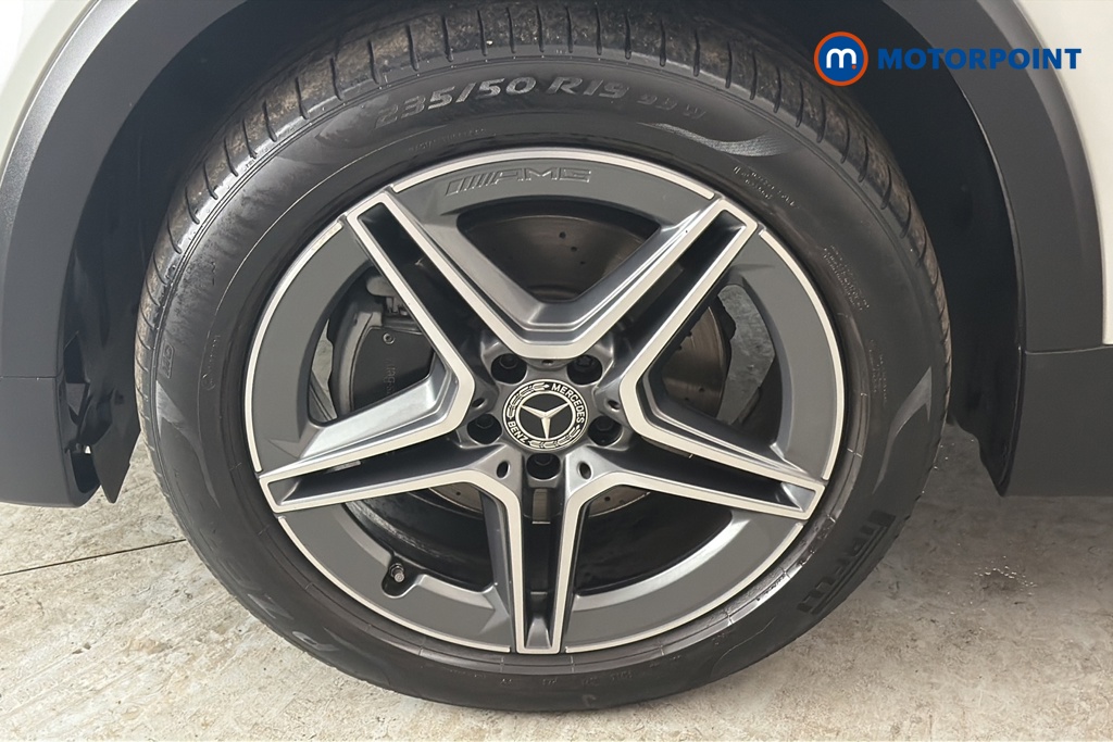 Mercedes-Benz GLB Amg Line Automatic Petrol SUV - Stock Number (1687641) - 44th supplementary image
