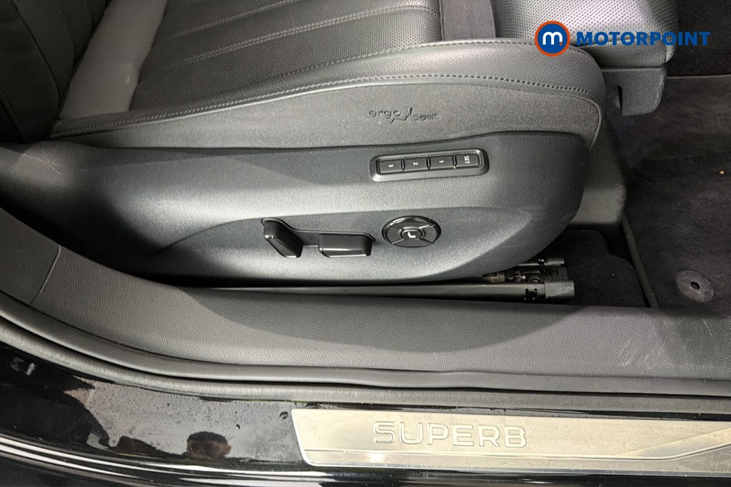 Skoda Superb Se L Automatic Petrol Hatchback - Stock Number (1687892) - 23rd supplementary image