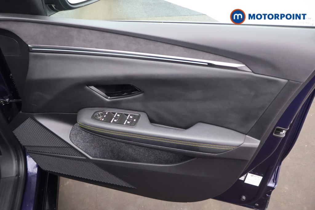 Renault Megane E-Tech Iconic Automatic Electric Hatchback - Stock Number (1688247) - 18th supplementary image