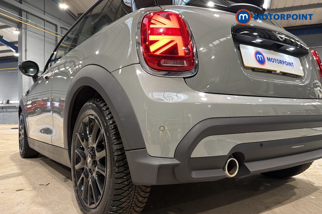 Mini Hatchback Cooper Classic Manual Petrol Hatchback - Stock Number (1688405) - 996th supplementary image