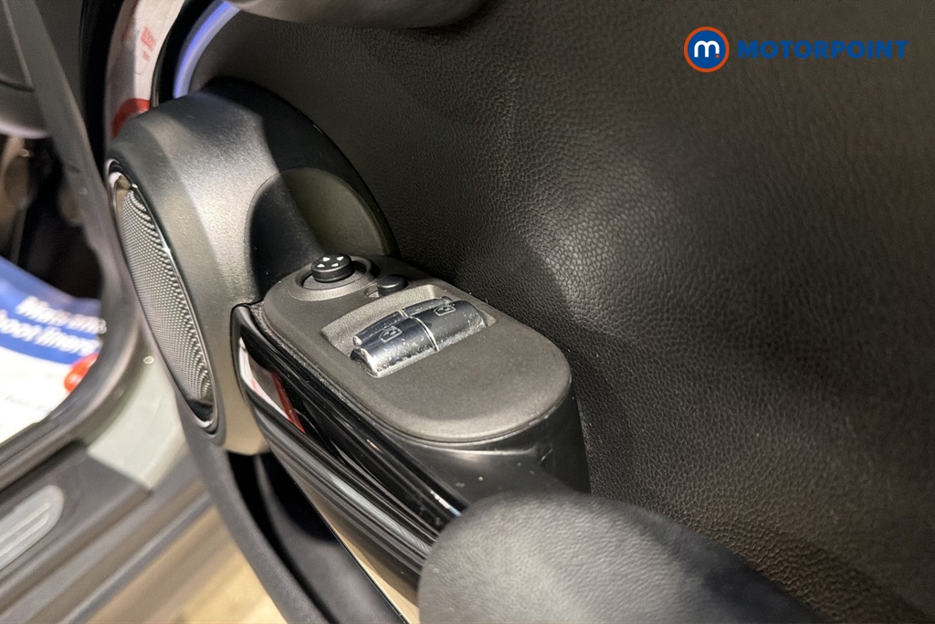 Mini Hatchback Cooper Classic Manual Petrol Hatchback - Stock Number (1688405) - 19th supplementary image