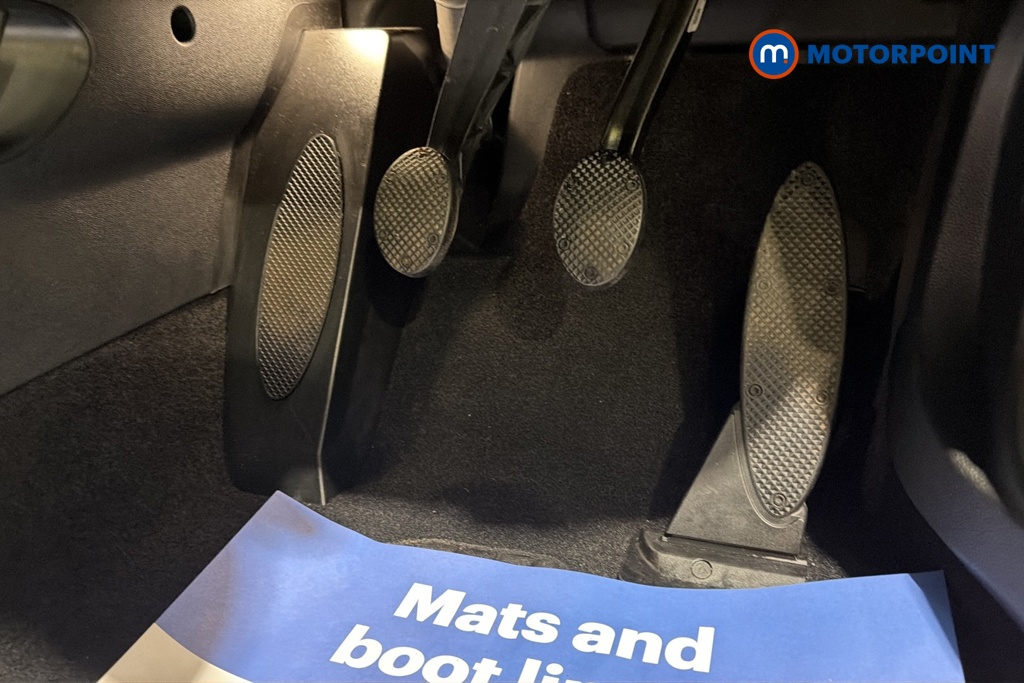 Mini Hatchback Cooper Classic Manual Petrol Hatchback - Stock Number (1688405) - 24th supplementary image