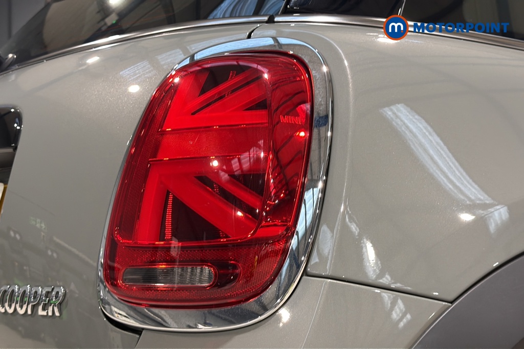 Mini Hatchback Cooper Classic Manual Petrol Hatchback - Stock Number (1688405) - 36th supplementary image