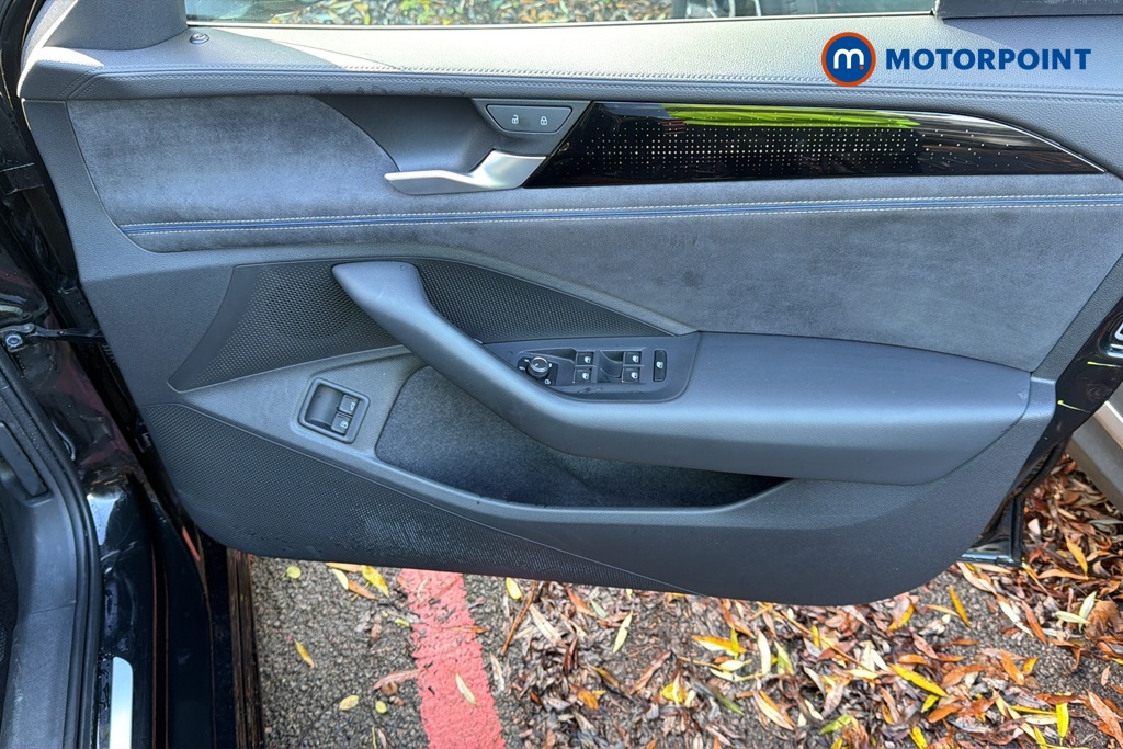 Volkswagen Passat R-Line Automatic Petrol Plug-In Hybrid Estate - Stock Number (1688416) - 18th supplementary image