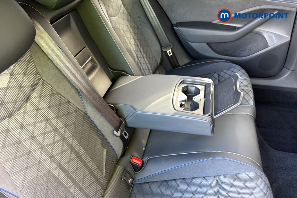 Volkswagen Passat R-Line Automatic Petrol Plug-In Hybrid Estate - Stock Number (1688416) - 26th supplementary image