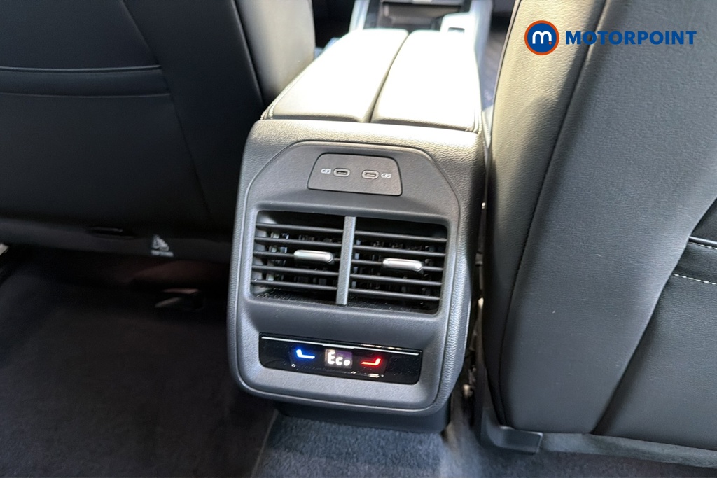 Volkswagen Passat R-Line Automatic Petrol Plug-In Hybrid Estate - Stock Number (1688416) - 28th supplementary image