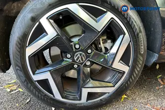 Volkswagen Passat R-Line Automatic Petrol Plug-In Hybrid Estate - Stock Number (1688416) - 46th supplementary image