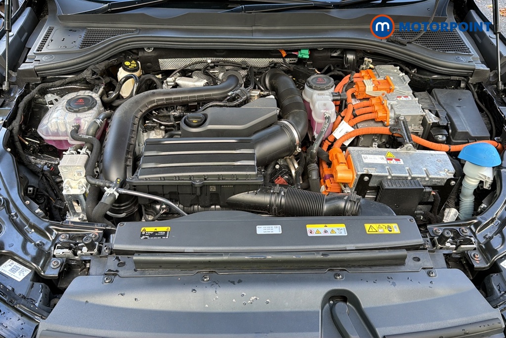 Volkswagen Passat R-Line Automatic Petrol Plug-In Hybrid Estate - Stock Number (1688416) - 48th supplementary image