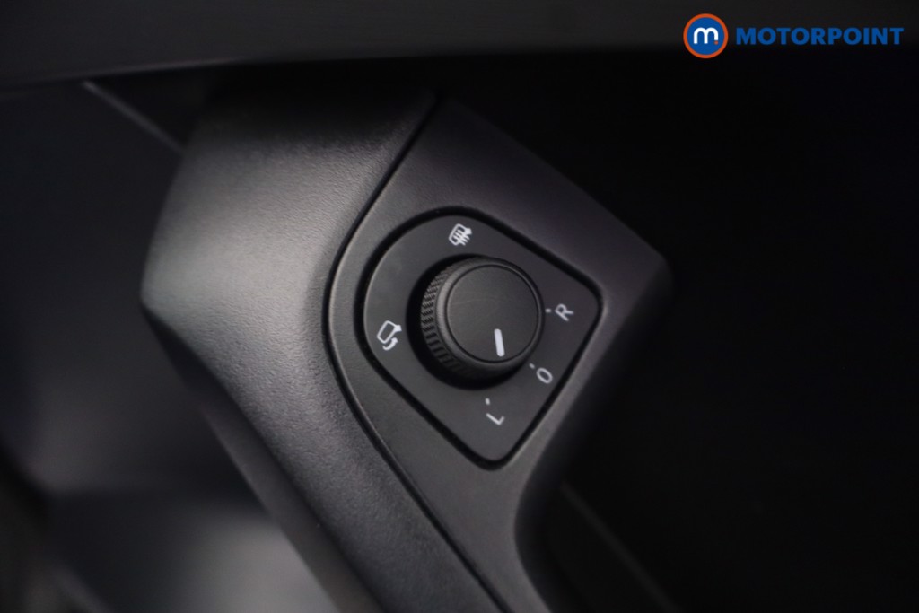 Seat Ateca Fr Black Edition Automatic Petrol SUV - Stock Number (1688880) - 22nd supplementary image