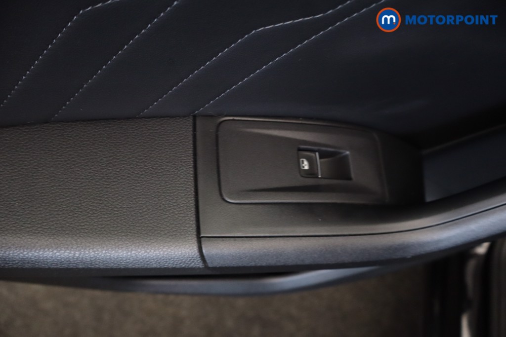 Seat Ateca Fr Black Edition Automatic Petrol SUV - Stock Number (1688880) - 40th supplementary image