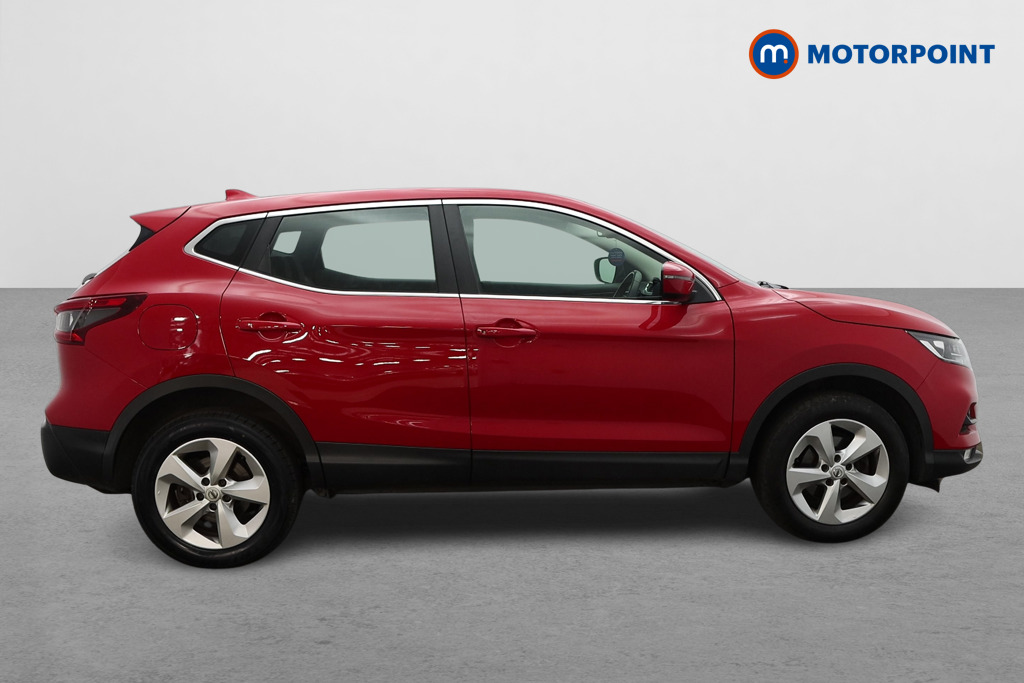 Nissan Qashqai Acenta Premium Manual Diesel SUV - Stock Number (1662095) - Drivers side