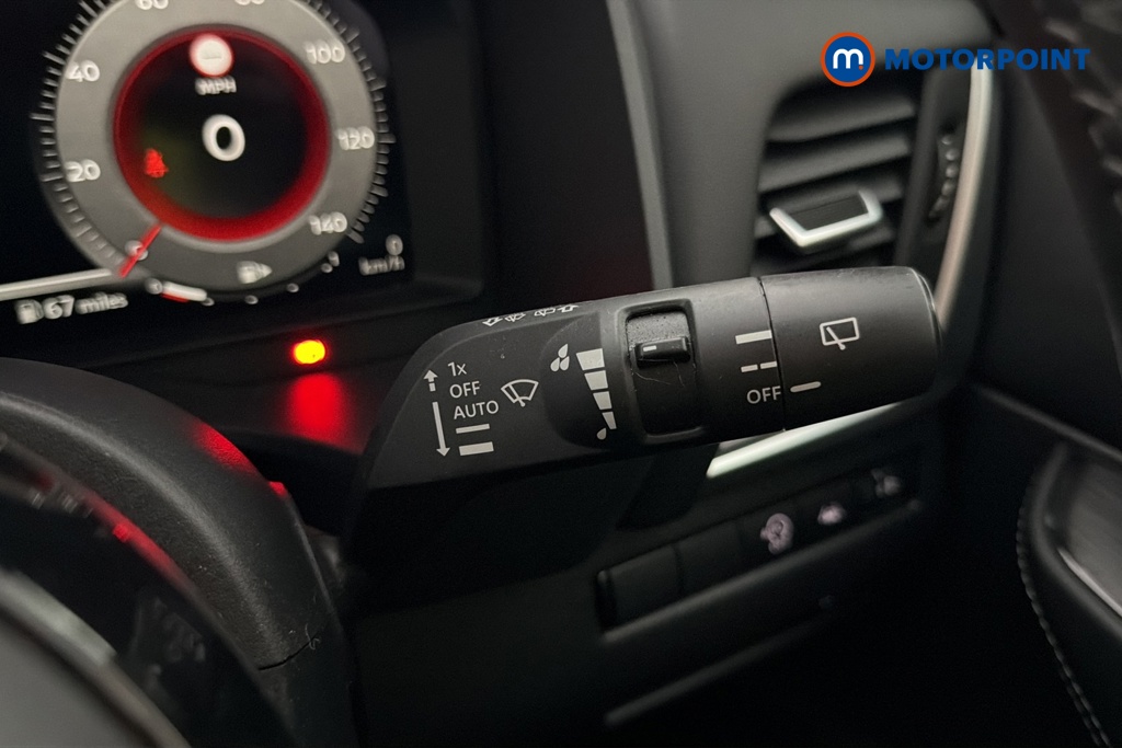 Nissan Qashqai N-Connecta Automatic Petrol SUV - Stock Number (1680445) - 6th supplementary image