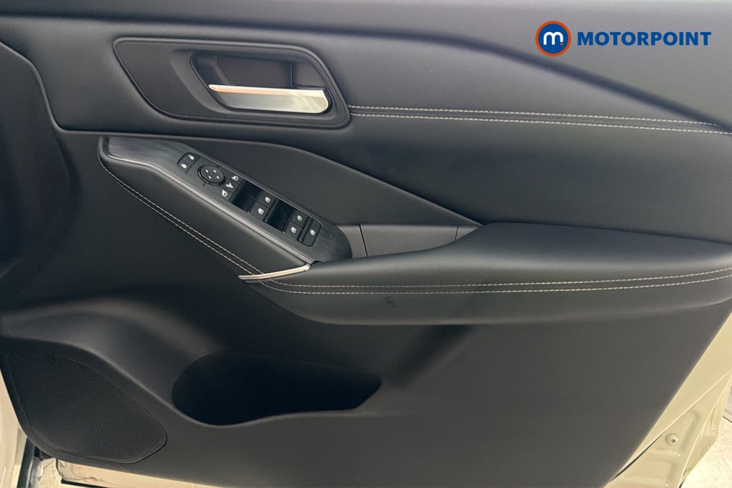 Nissan Qashqai N-Connecta Automatic Petrol SUV - Stock Number (1680445) - 18th supplementary image