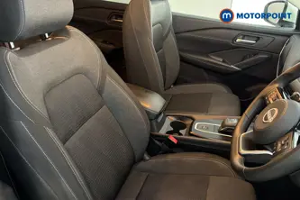 Nissan Qashqai N-Connecta Automatic Petrol SUV - Stock Number (1680445) - 22nd supplementary image