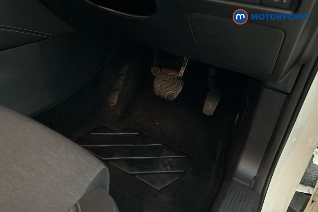 Nissan Qashqai N-Connecta Automatic Petrol SUV - Stock Number (1680445) - 24th supplementary image