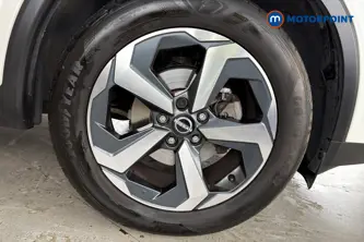 Nissan Qashqai N-Connecta Automatic Petrol SUV - Stock Number (1680445) - 47th supplementary image