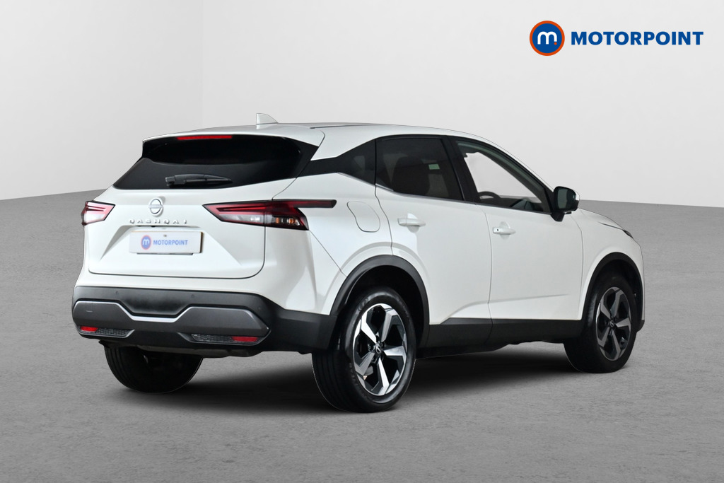 Nissan Qashqai N-Connecta Automatic Petrol SUV - Stock Number (1680445) - Passenger side rear corner