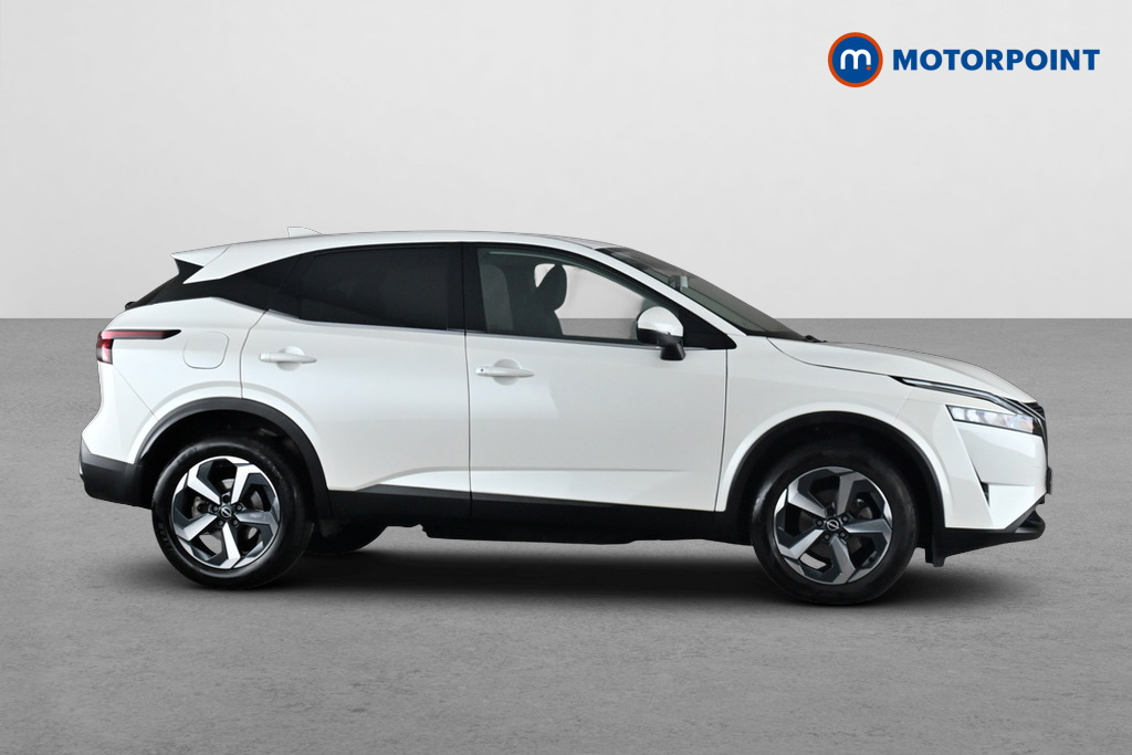 Nissan Qashqai N-Connecta Automatic Petrol SUV - Stock Number (1680445) - Passenger side
