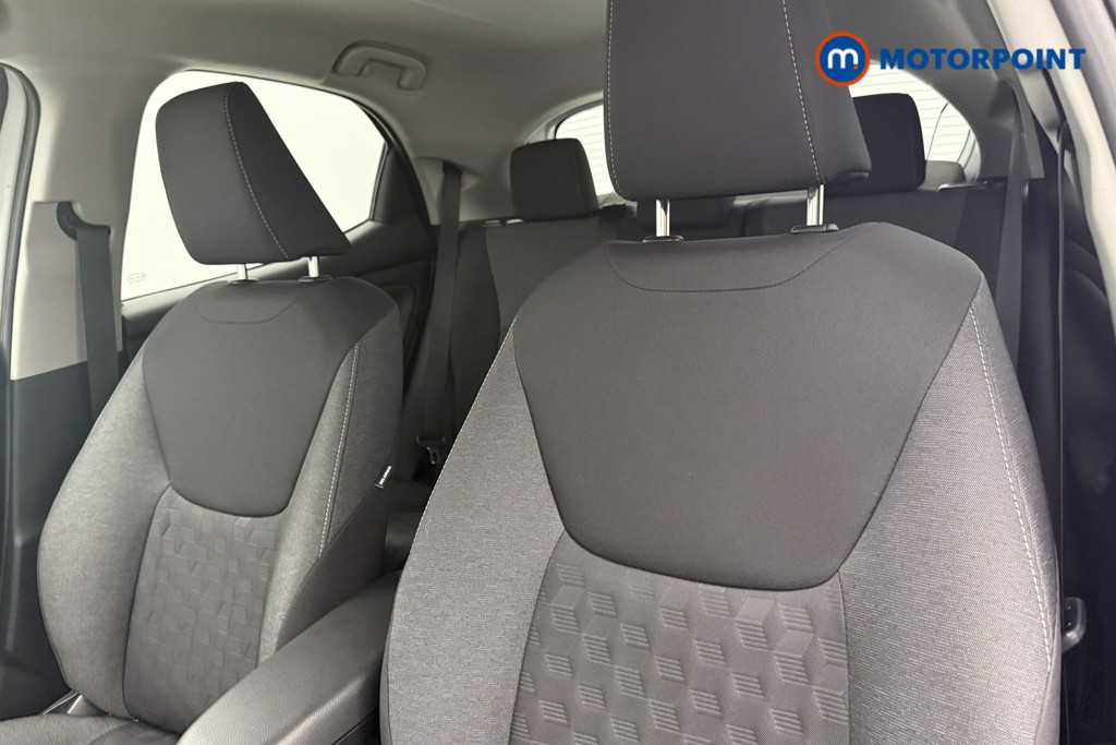 Toyota Yaris Design Automatic Petrol-Electric Hybrid Hatchback - Stock Number (1680514) - 7th supplementary image