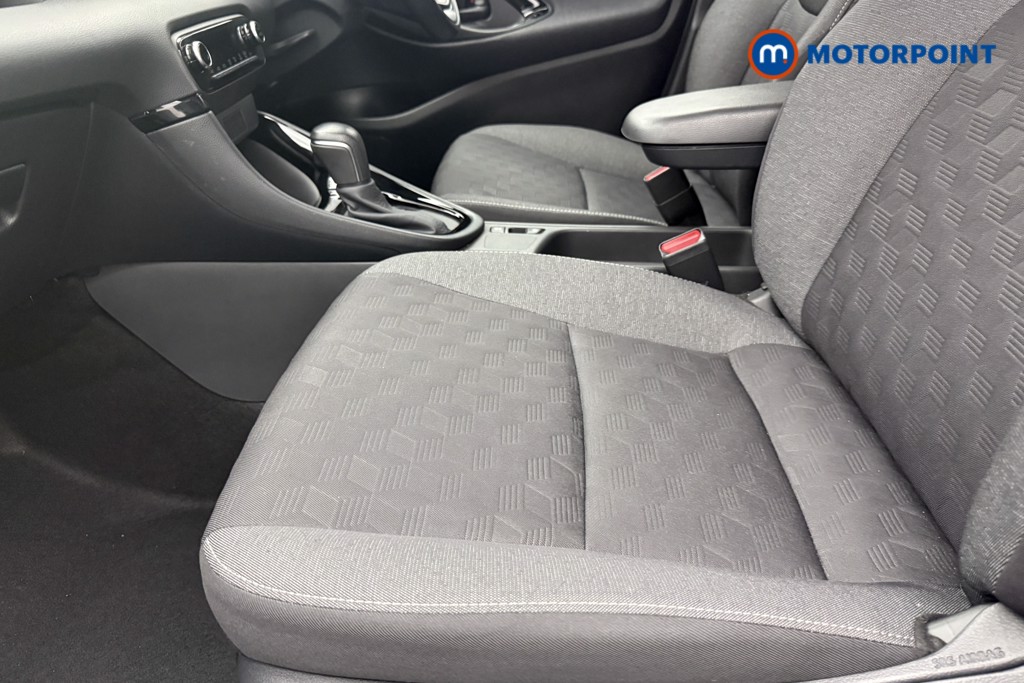 Toyota Yaris Design Automatic Petrol-Electric Hybrid Hatchback - Stock Number (1680514) - 8th supplementary image