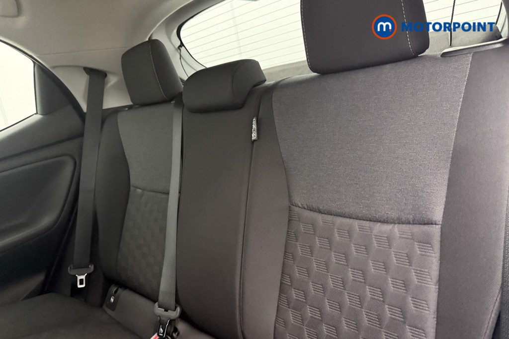 Toyota Yaris Design Automatic Petrol-Electric Hybrid Hatchback - Stock Number (1680514) - 10th supplementary image