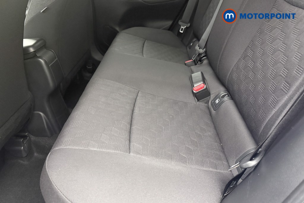 Toyota Yaris Design Automatic Petrol-Electric Hybrid Hatchback - Stock Number (1680514) - 11th supplementary image